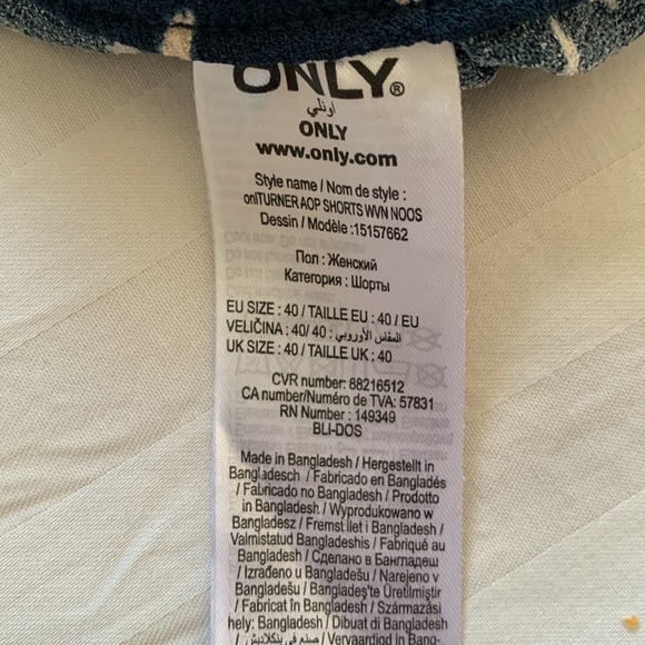 High waisted shorts - NWOT - Picture 5 of 5